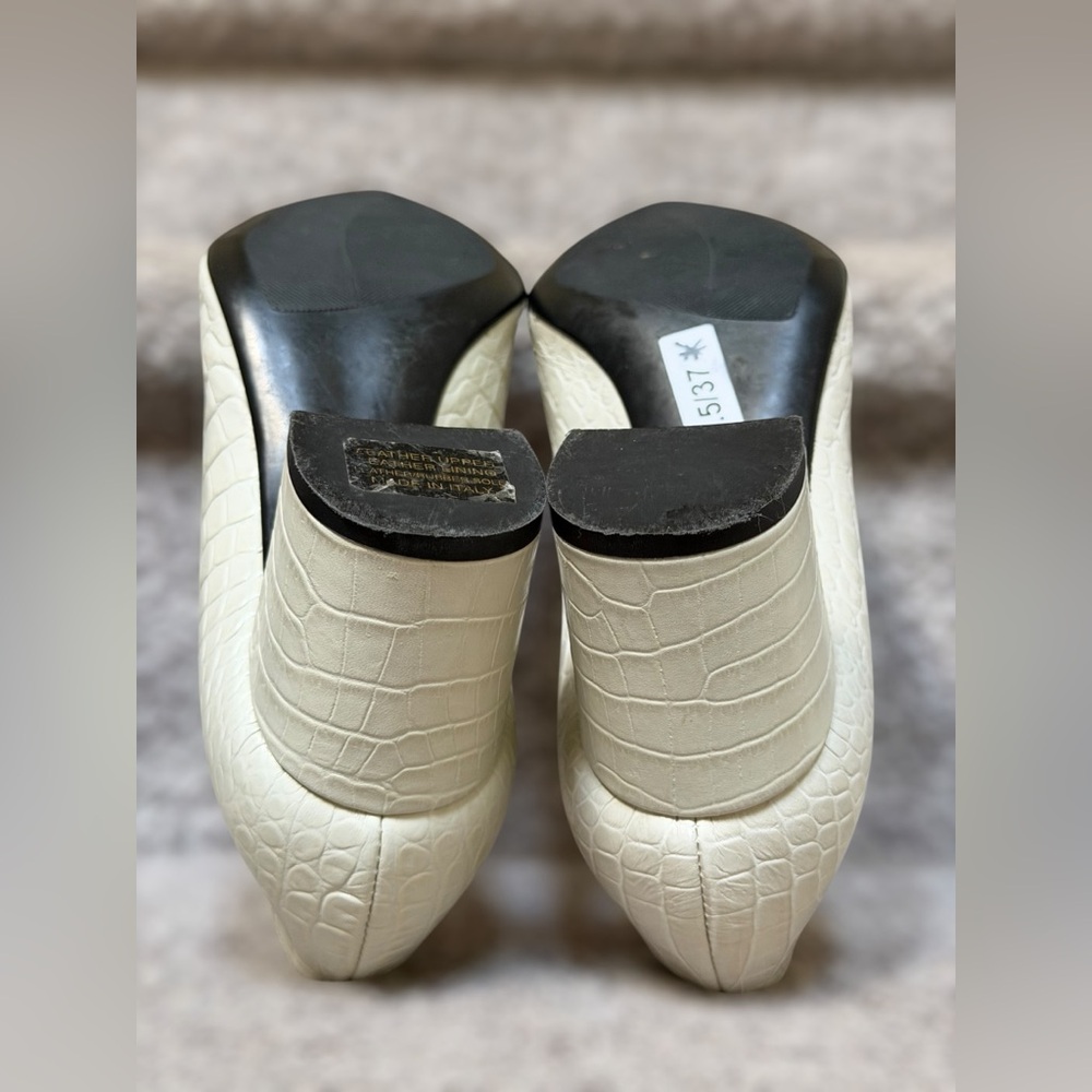 AGL Croc Embossed Off White Block Heel Leather Pumps Women’s 7 Formal Elegant - Picture 15 of 16